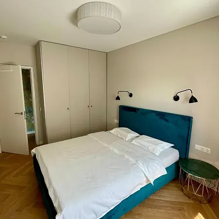 Cashmere In Zaliakalnis